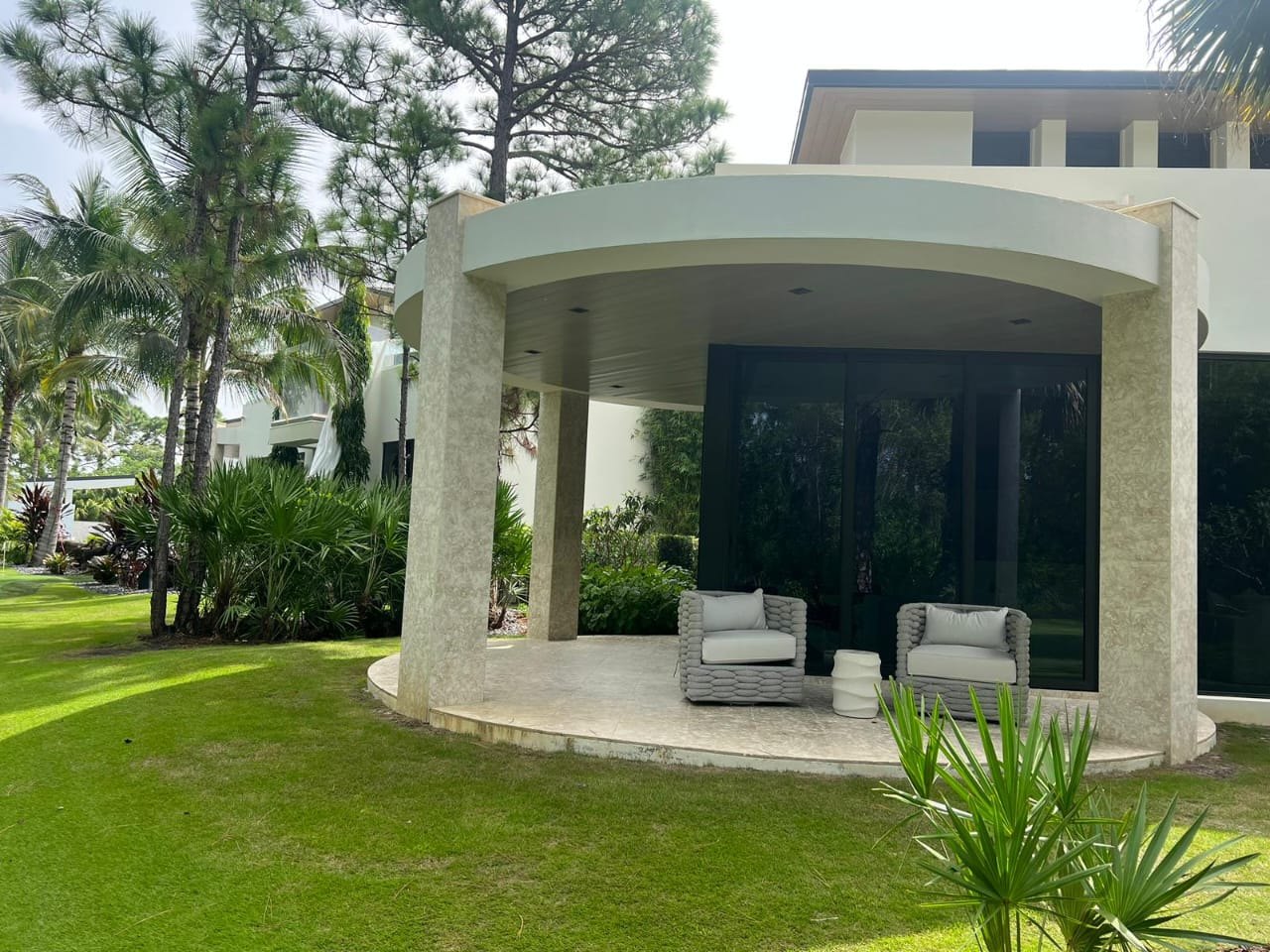 Curved Portico